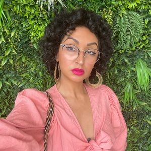 Meet your Posher, Keshia